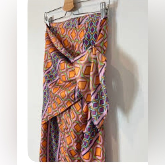 Zara Dresses & Skirts - Zara Orange and Pink Geometric Print Skirt